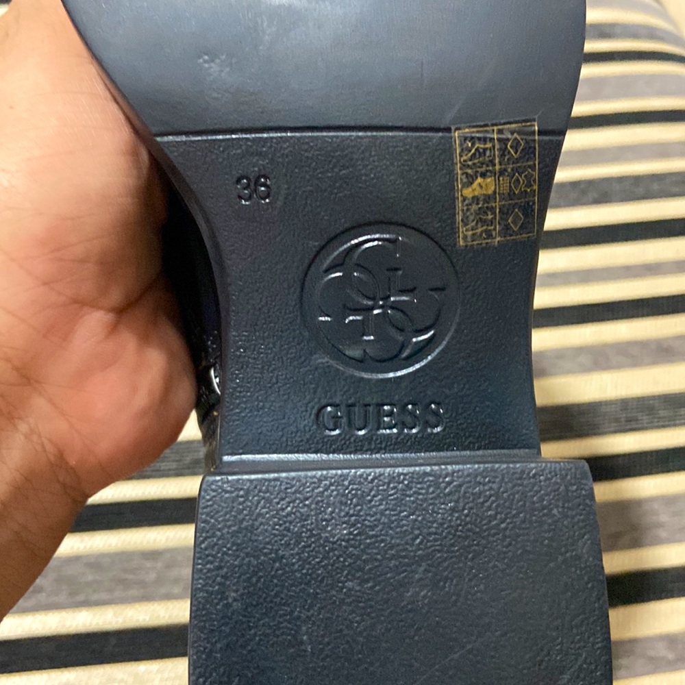 GUESS WOMENS BLACK STUDS BOOTS - Picture 6 of 13